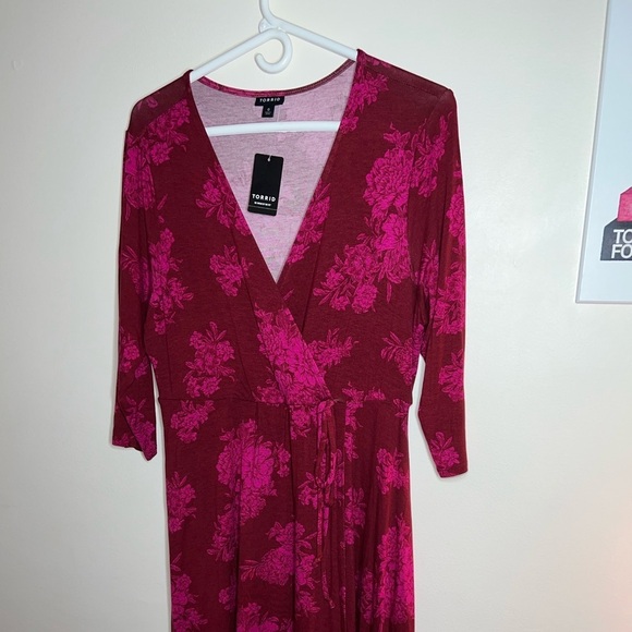 NWT TORRID RED FLORAL JERSEY WRAP DRESS SIZE 0 - Picture 6 of 10